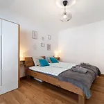 Chaleureux à *